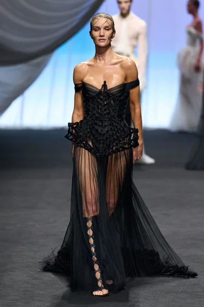 Look 27